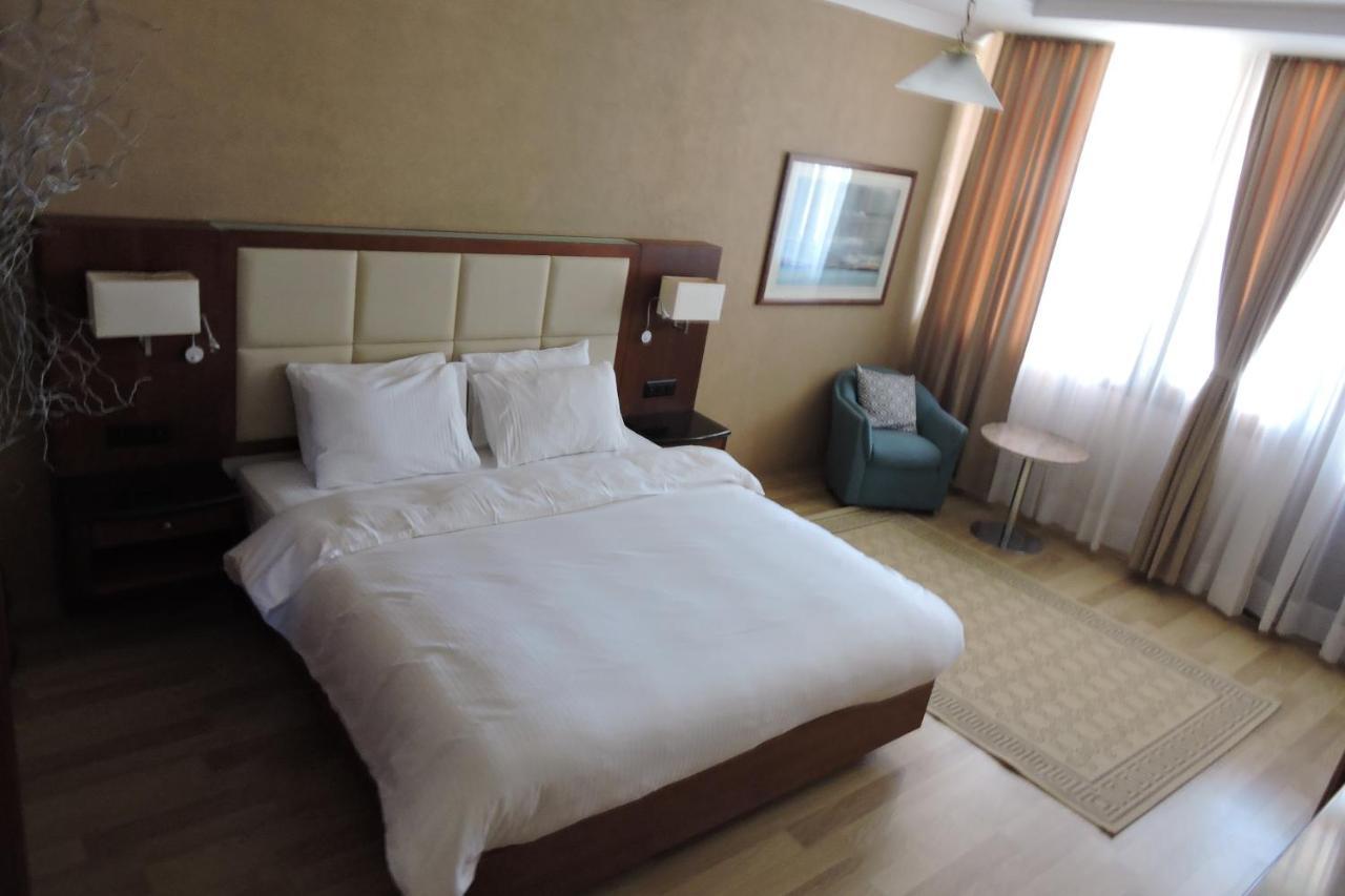 Lakeview Hotel And Resort Otesevo Экстерьер фото